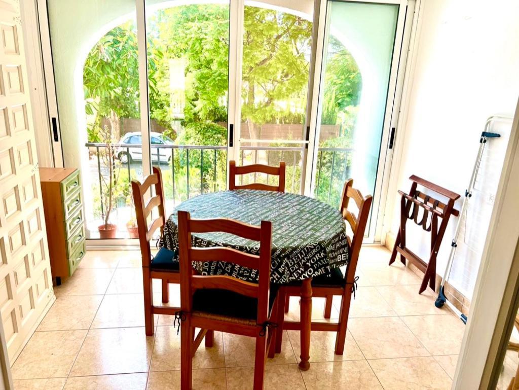 Schnuckelige Wohnung Naehe Meer เดเนีย ภายนอก รูปภาพ